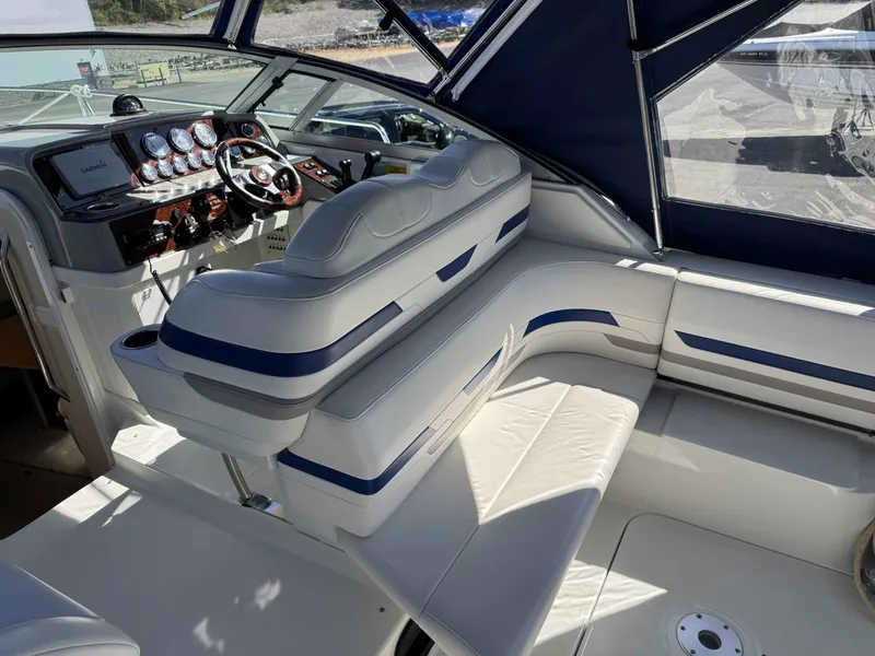 Slide: The Image of Formula 31 Performance Cruiser 2003 - 8