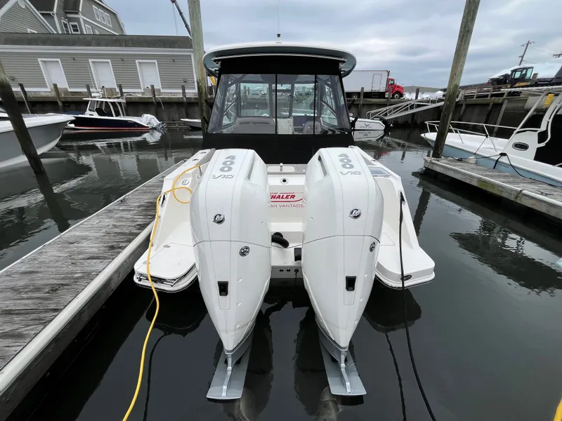 Slide: The Image of Boston Whaler 330 Vantage 2026 - 17