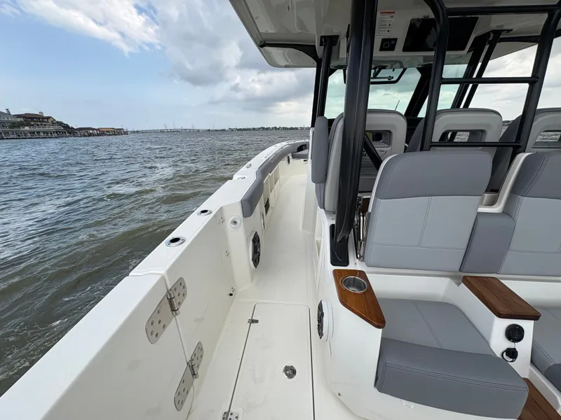 Slide: The Image of Boston Whaler 360 Outrage 2026 - 21