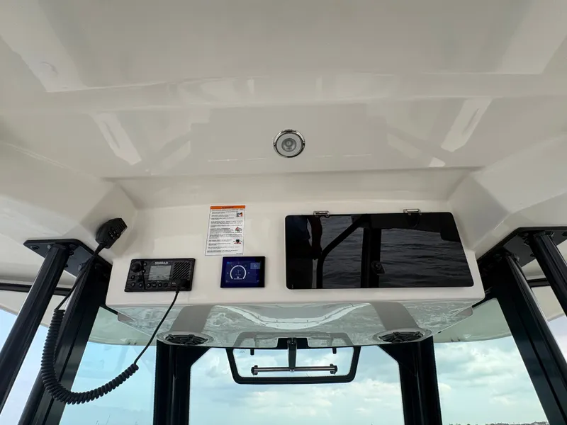 Slide: The Image of Boston Whaler 360 Outrage 2026 - 25