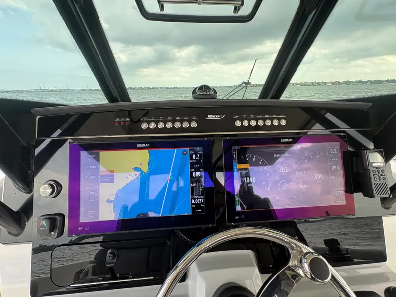 Slide: The Image of Boston Whaler 360 Outrage 2026 - 29