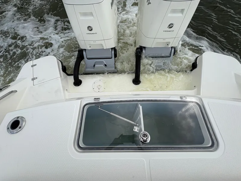 Slide: The Image of Boston Whaler 360 Outrage 2026 - 31