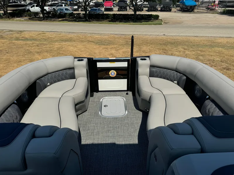 Slide: The Image of 2025 BARLETTA L23UA - Image 11 - 11