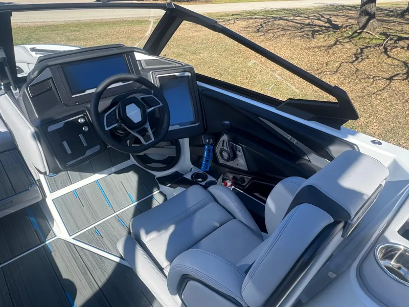 Slide: The Image of 2025 SUPRA SL 450 - Image 18 - 18