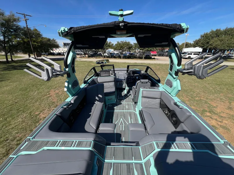 Slide: The Image of 2025 SUPRA SA 450 - Image 12 - 12