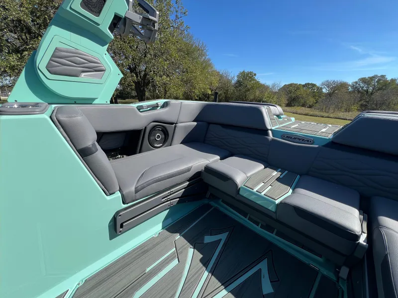 Slide: The Image of 2025 SUPRA SA 450 - Image 13 - 13