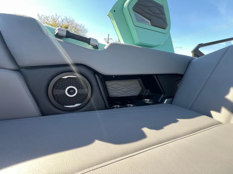 Slide: The Image of 2025 SUPRA SA 450 - Image 16 - 16