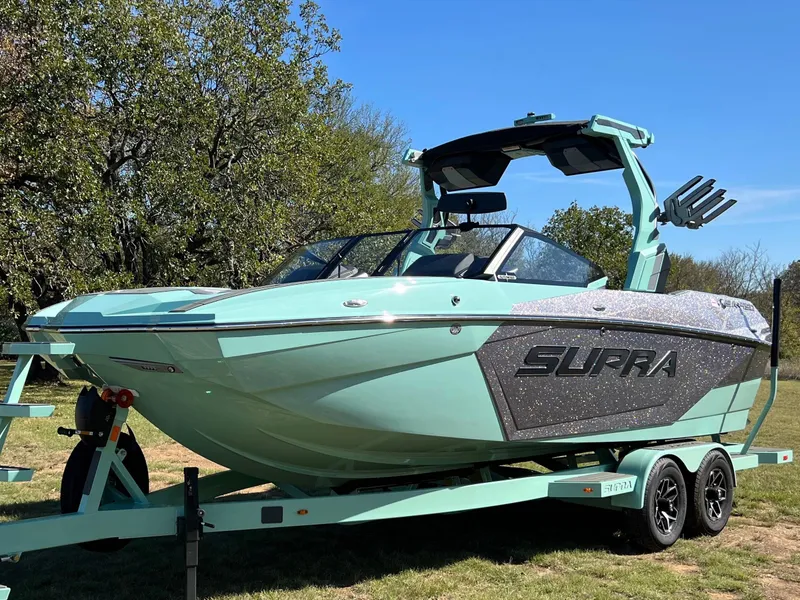 Slide: The Image of 2025 SUPRA SA 450 - Image 3 - 3