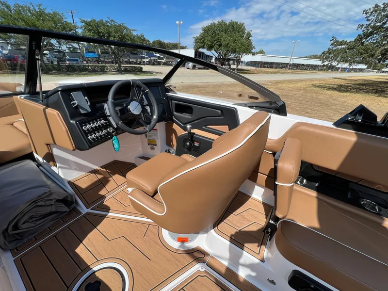 Slide: The Image of 2024 MOOMBA KAIYEN - Image 13 - 13