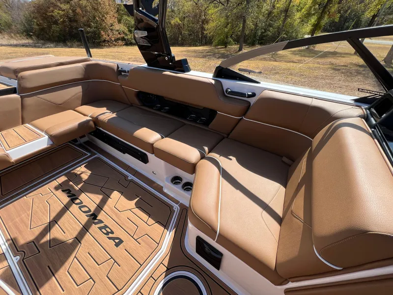 Slide: The Image of 2024 MOOMBA KAIYEN - Image 17 - 17