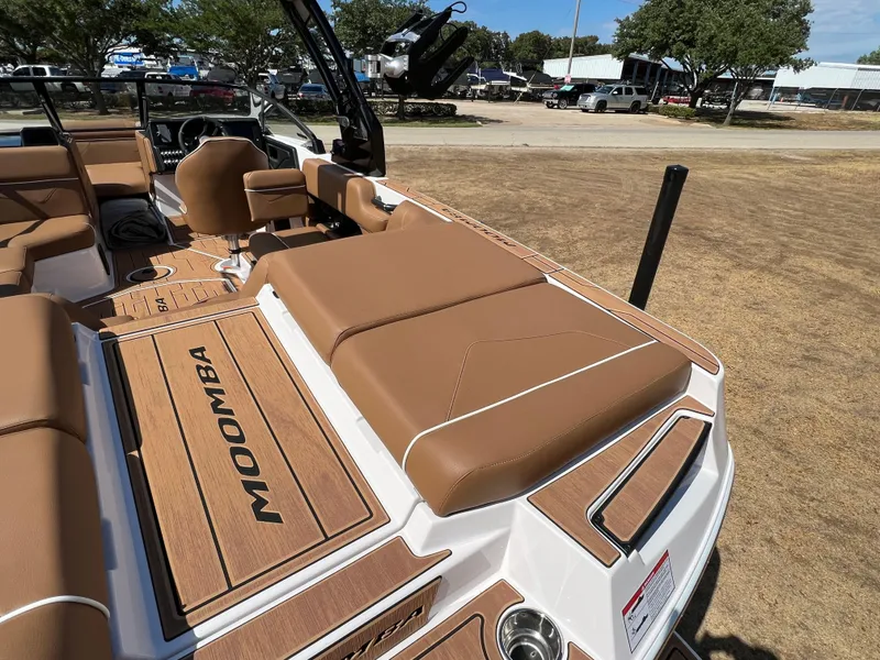 Slide: The Image of 2024 MOOMBA KAIYEN - Image 9 - 9