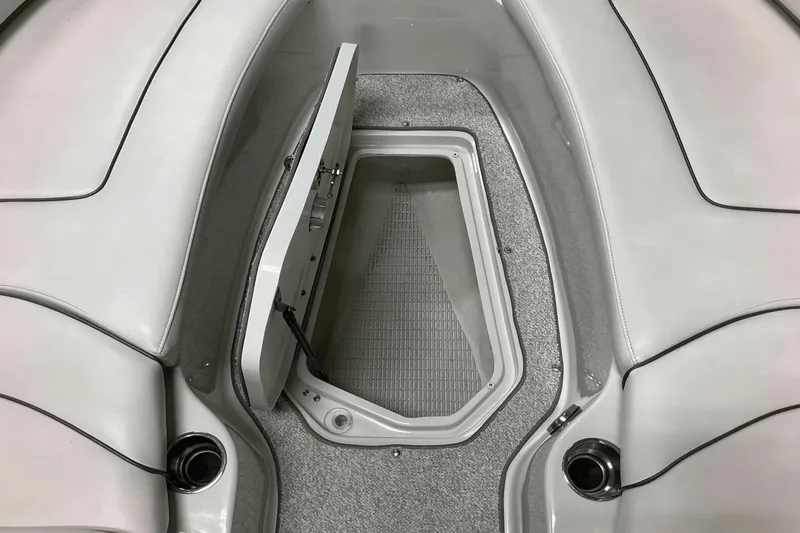 Slide: The Image of Sea Ray 240 Sundeck 2008 - 19