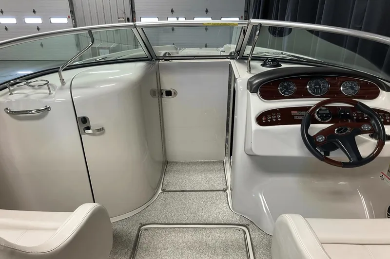 Slide: The Image of Sea Ray 240 Sundeck 2008 - 21