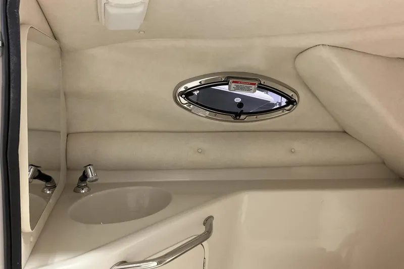 Slide: The Image of Sea Ray 240 Sundeck 2008 - 31
