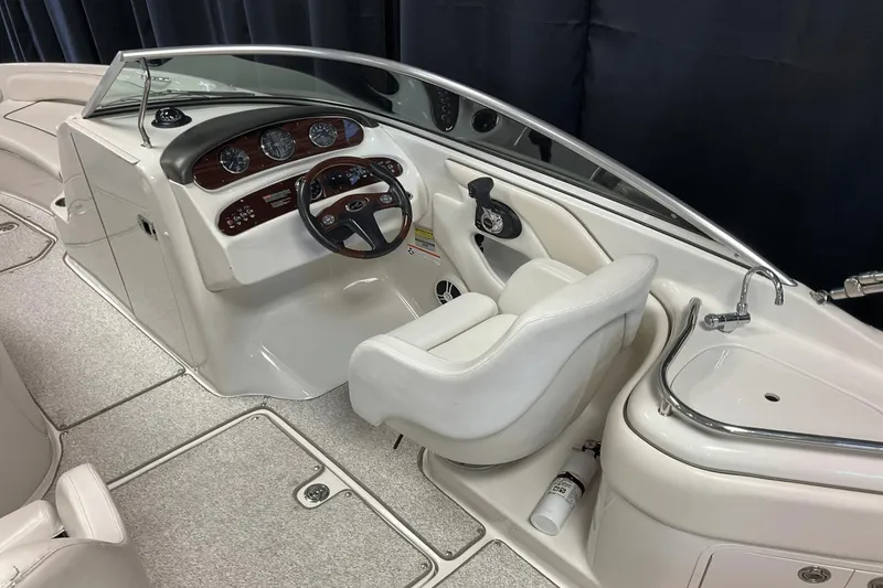 Slide: The Image of Sea Ray 240 Sundeck 2008 - 34