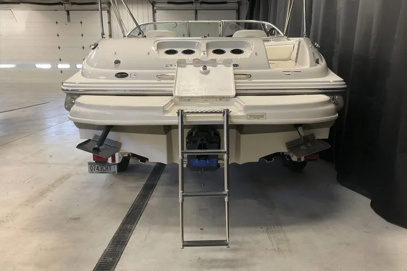 Slide: The Image of Sea Ray 240 Sundeck 2008 - 61