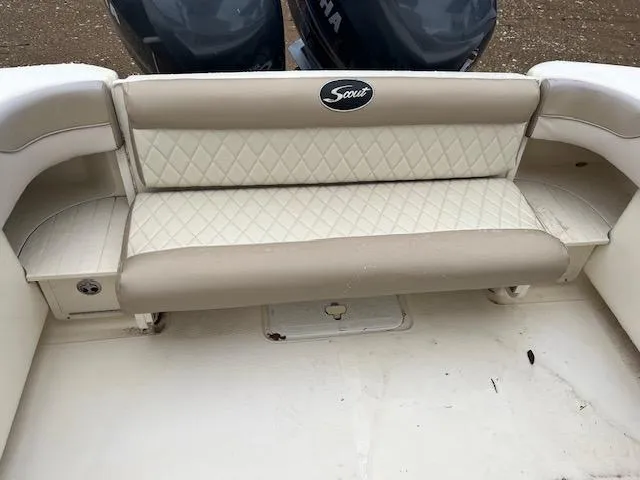 Slide: The Image of 2007 Scout 262 CC boat seat with beige and white upholstery. - 9