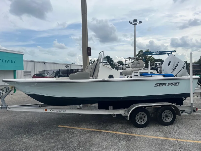 Slide: The Image of Sea Pro 208 Bay 2021 - 2