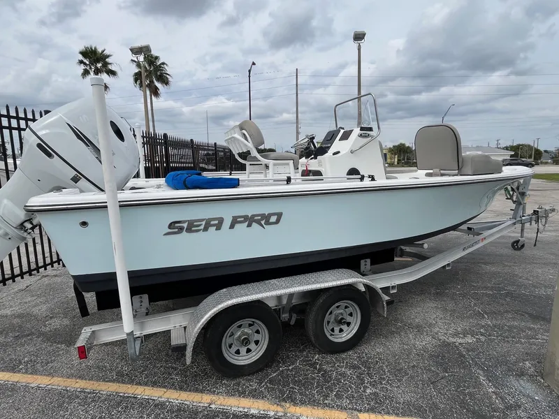 Slide: The Image of Sea Pro 208 Bay 2021 - 3