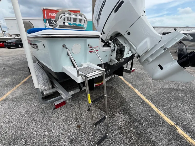 Slide: The Image of Sea Pro 208 Bay 2021 - 4