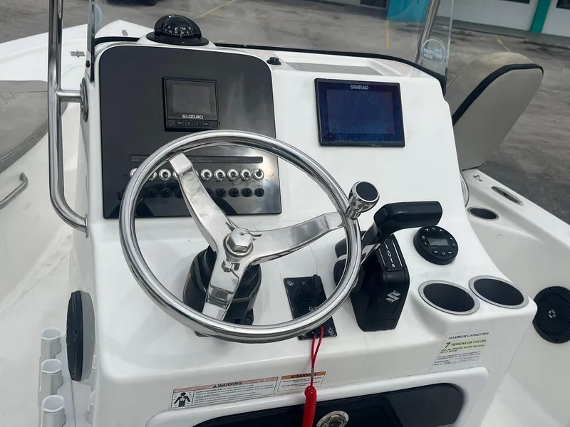 Slide: The Image of Sea Pro 208 Bay 2021 - 5