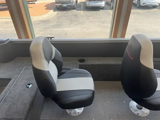 Slide: The Image of Alumacraft Competitor 165 SC 2024 - 10