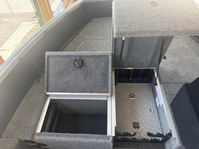 Slide: The Image of Alumacraft Competitor 165 SC 2024 - 16