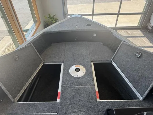 Slide: The Image of Alumacraft Competitor 165 SC 2024 - 17