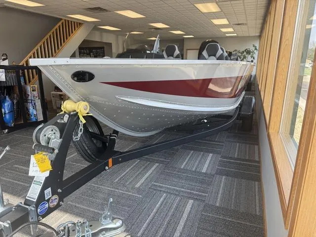 Slide: The Image of Alumacraft Competitor 165 SC 2024 - 2