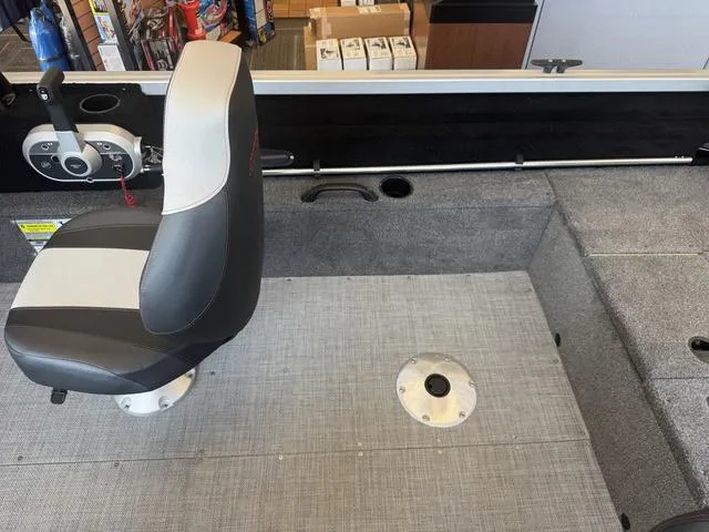 Slide: The Image of Alumacraft Competitor 165 SC 2024 - 11