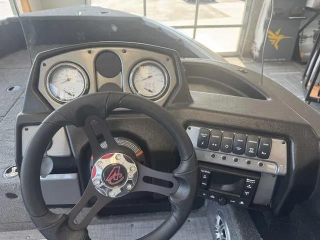 Slide: The Image of Alumacraft Competitor 165 SC 2024 - 14