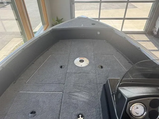 Slide: The Image of Alumacraft Competitor 165 SC 2024 - 15