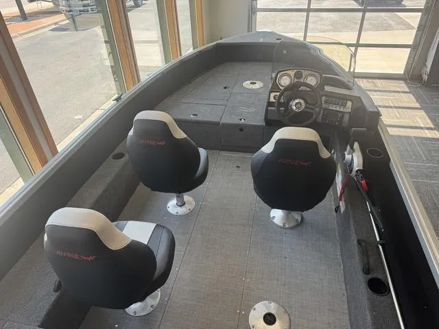 Slide: The Image of Alumacraft Competitor 165 SC 2024 - 4