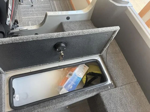 Slide: The Image of Alumacraft Competitor 165 SC 2024 - 8