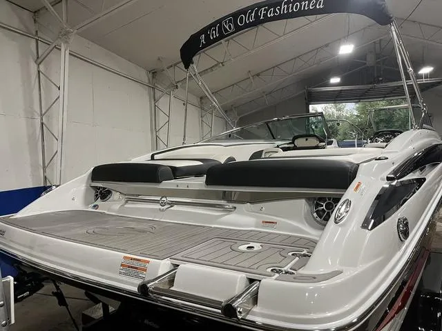Slide: The Image of Crownline Boats 235 SS 2020 - 10