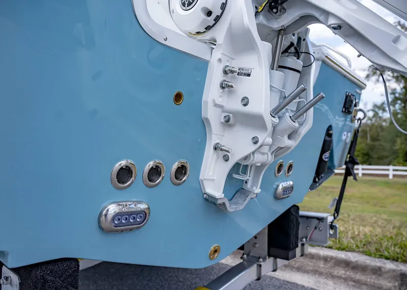 Slide: The Image of 2025 Sea Hunt Ultra 255 SE boat stern with engine mount and fittings. - 7