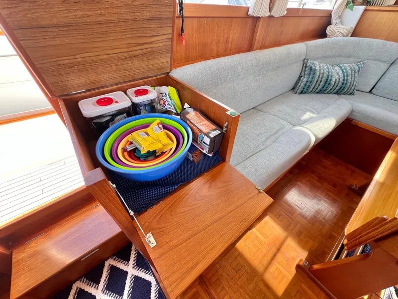 Slide: The Image of Salon Storage/ Bar - 24