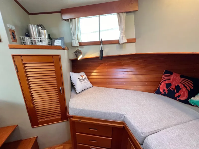 Slide: The Image of Port V-Berth - 28