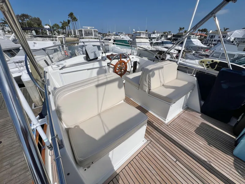 Slide: The Image of Flybridge Seating - 39