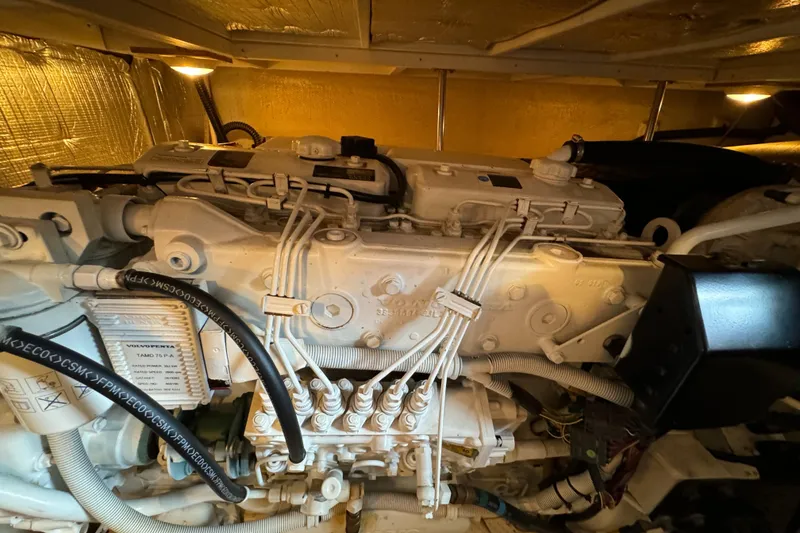 Slide: The Image of Silverton 43 Sport Bridge 2006 - 54