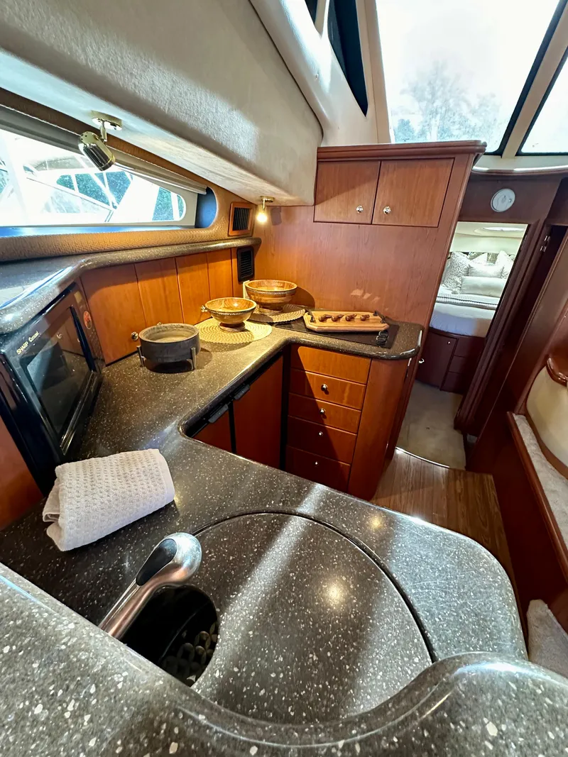 Slide: The Image of Silverton 43 Sport Bridge 2006 - 61