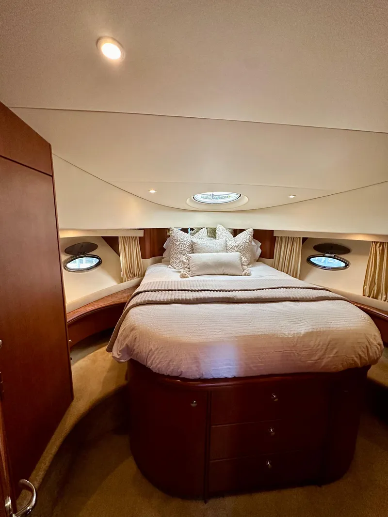 Slide: The Image of Silverton 43 Sport Bridge 2006 - 62