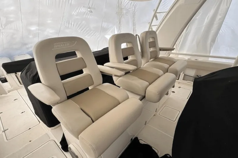 Slide: The Image of Boston Whaler 420 Outrage 2018 - 16