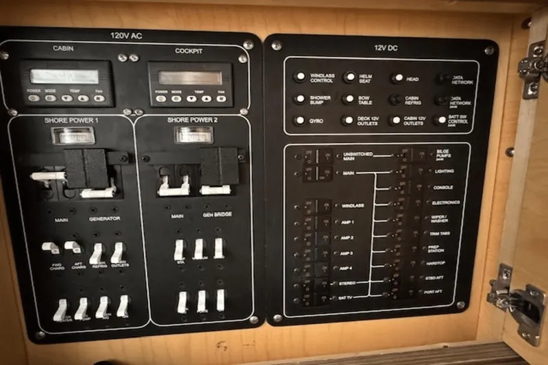 Slide: The Image of Boston Whaler 420 Outrage 2018 - 26