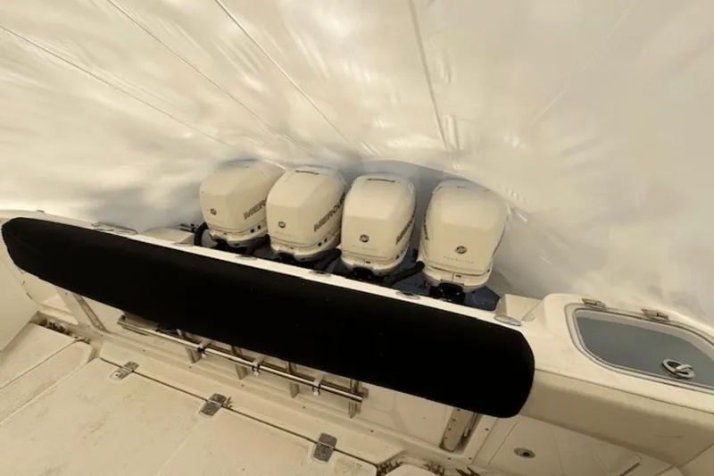 Slide: The Image of Boston Whaler 420 Outrage 2018 - 36