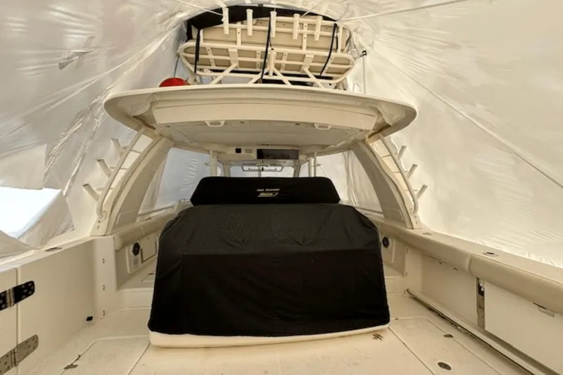 Slide: The Image of Boston Whaler 420 Outrage 2018 - 37