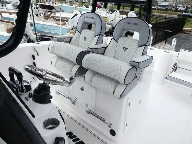 Slide: The Image of Twin Vee 280 GFX CC 2025 - 11