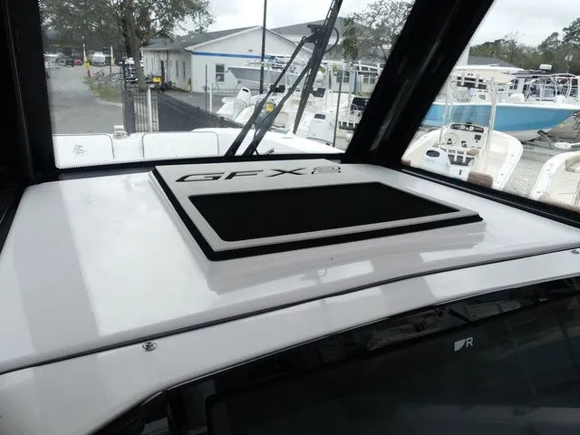 Slide: The Image of Twin Vee 280 GFX CC 2025 - 20