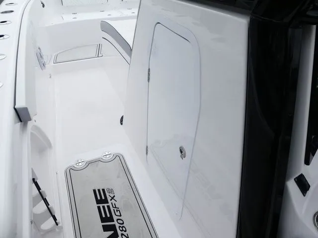 Slide: The Image of Twin Vee 280 GFX CC 2025 - 36