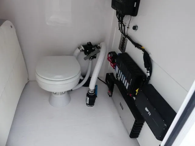 Slide: The Image of Twin Vee 280 GFX CC 2025 - 37